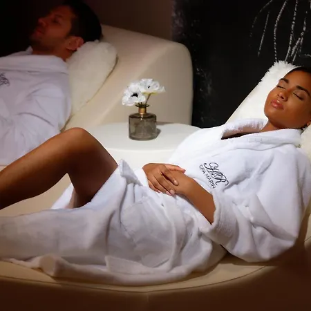 Hr Hotel-restaurant & Marin La Flotte