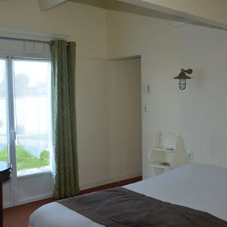 Hotel Hr Hotel-restaurant & Marin La Flotte