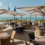 Hr Hotel-restaurant & Marin La Flotte