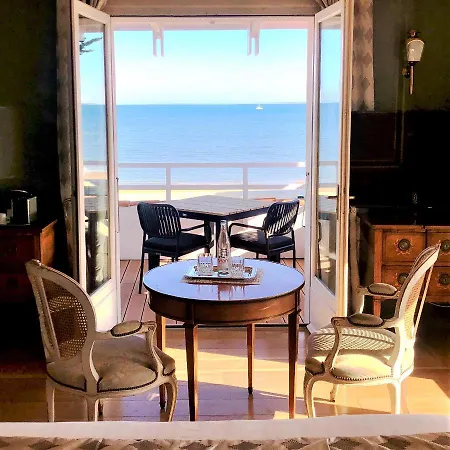 Hr Hotel-restaurant & Marin La Flotte