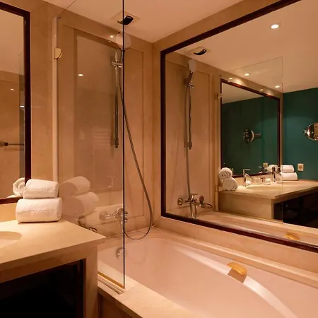 Hr Hotel-restaurant & Marin 5* Ла-Флот