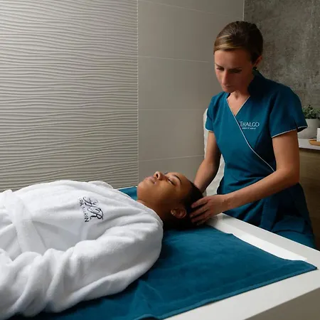 Hr Hotel-restaurant & Marin La Flotte