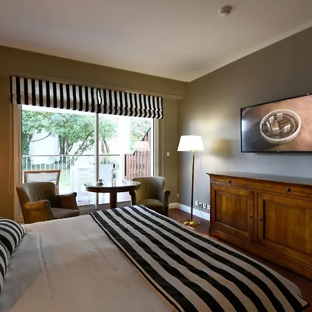酒店 Hr Hotel-restaurant & Spa Marin 5*