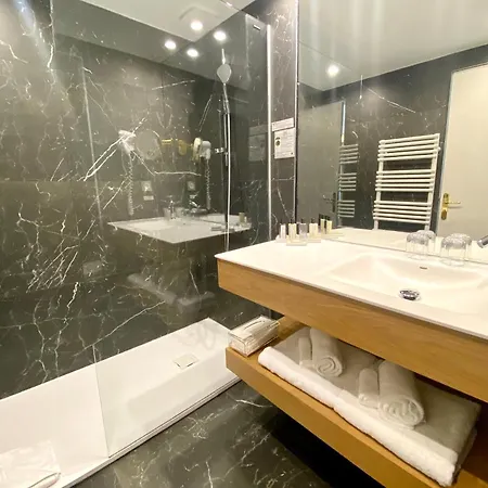 Hr Hotel-restaurant & Marin Отель 5*