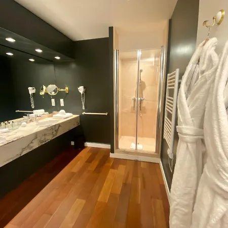 Hr Hotel-restaurant & Marin