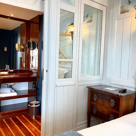 酒店 Hr Hotel-restaurant & Spa Marin 5*