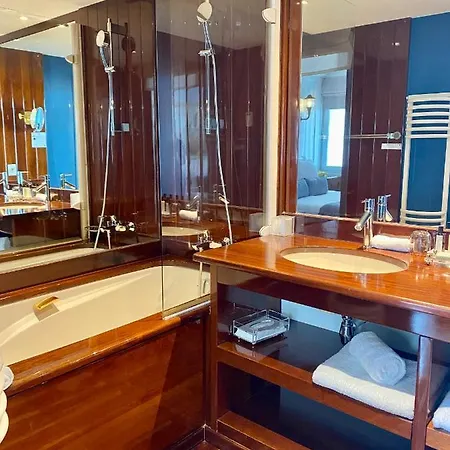 Hr Hotel-restaurant & Marin Отель 5*