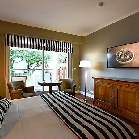 Hr Hotel-restaurant & Marin