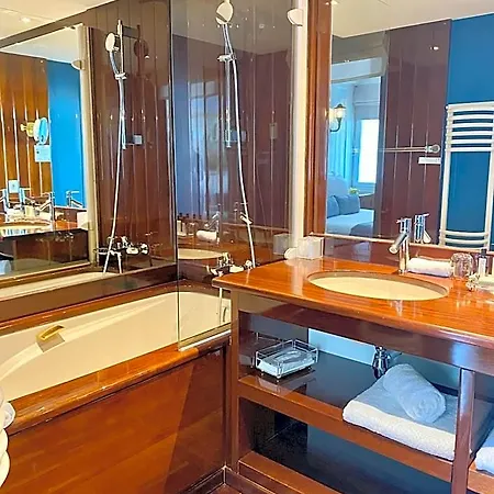 Szálloda Hr Hotel-restaurant & Marin 5*