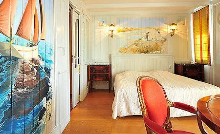 Hr Hotel-restaurant & Marin La Flotte