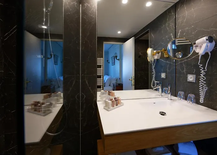 Hr Hotel-restaurant & Marin فندق