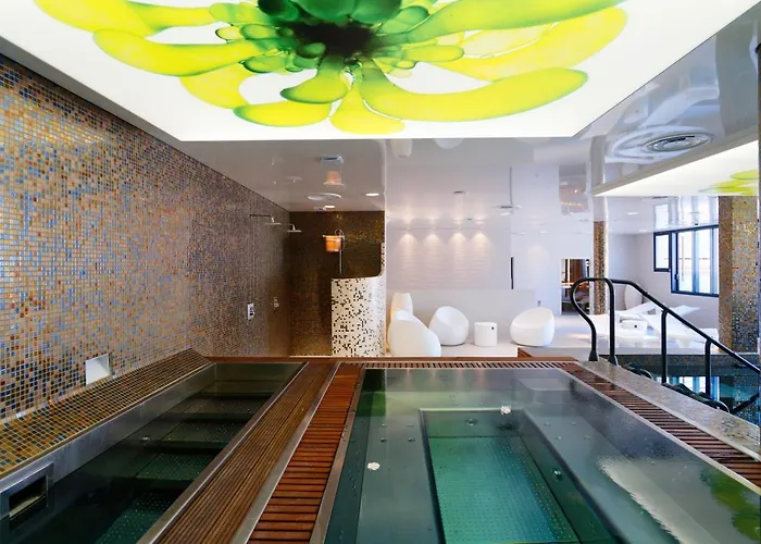 Hr Hotel-restaurant & Marin فندق مدينة لا فلوت