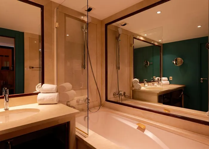 Hr Hotel-restaurant & Marin 5* مدينة لا فلوت