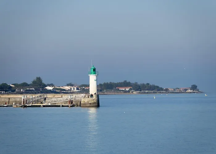 فندق Hr Hotel-restaurant & Marin 5*