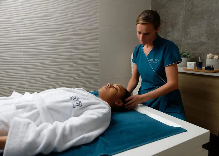 Hr Hotel-restaurant & Marin مدينة لا فلوت