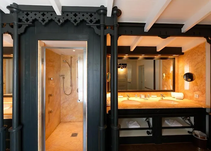 Hr Hotel-restaurant & Marin فندق مدينة لا فلوت