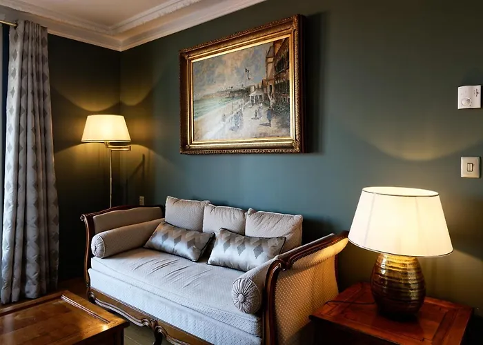 فندق Hr Hotel-restaurant & Marin 5*