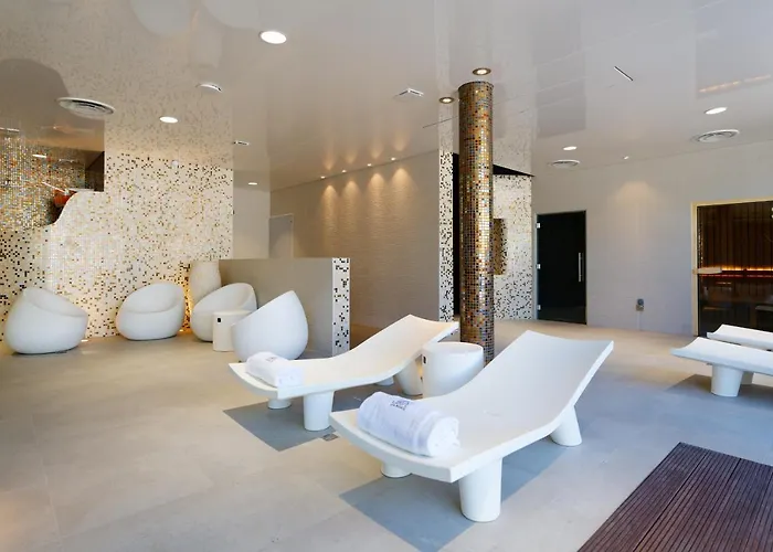 Hr Hotel-restaurant & Marin 5* مدينة لا فلوت