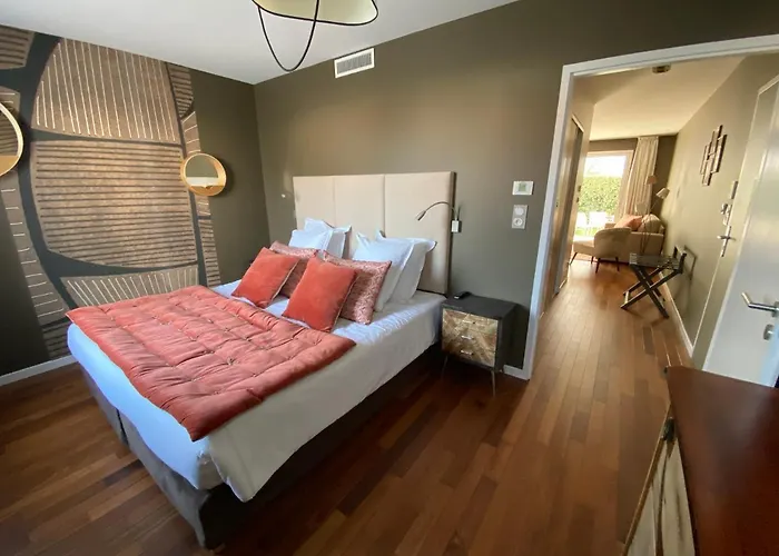 Hr Hotel-restaurant & Marin