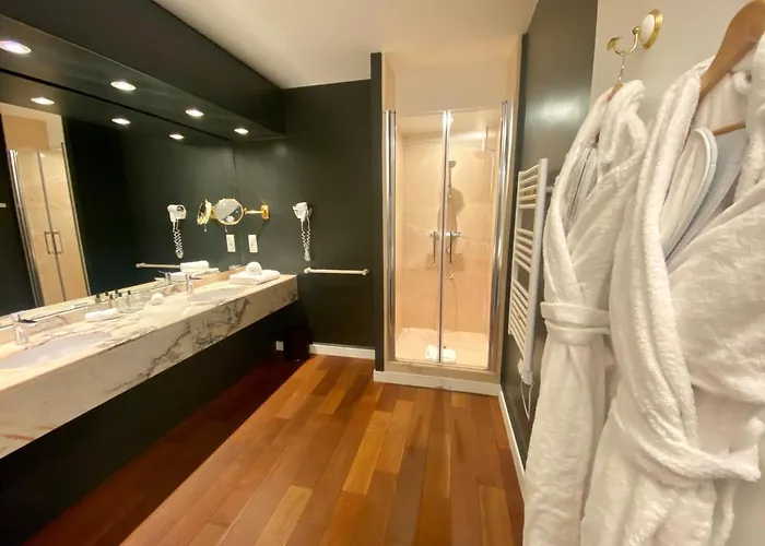 Hr Hotel-restaurant & Marin