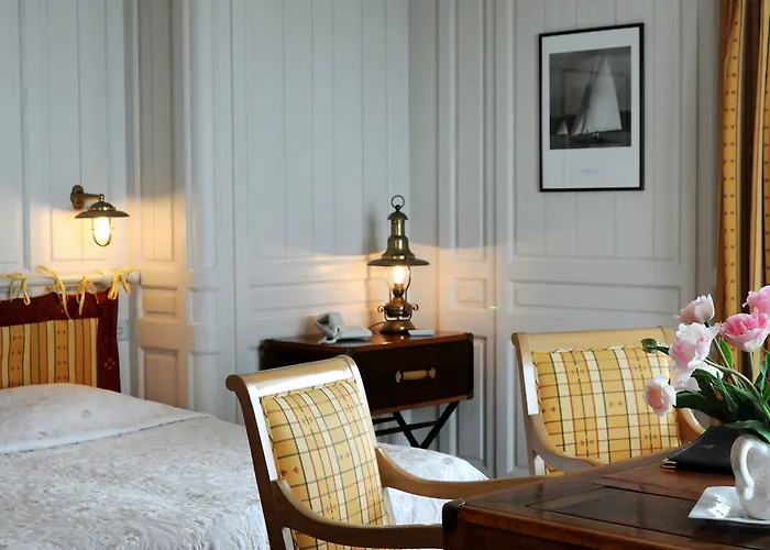 Hr Hotel-restaurant & Marin فندق مدينة لا فلوت